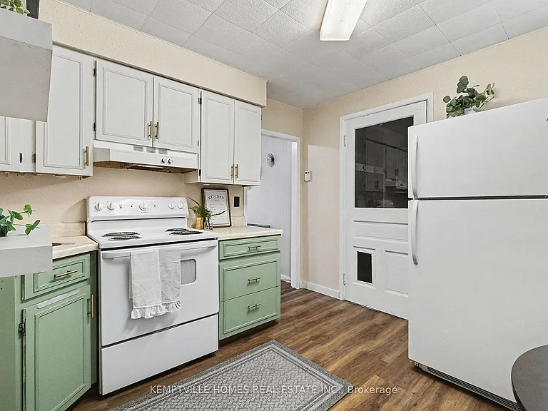 2-803 Saint Lawrence Ct #2 — Photo 6