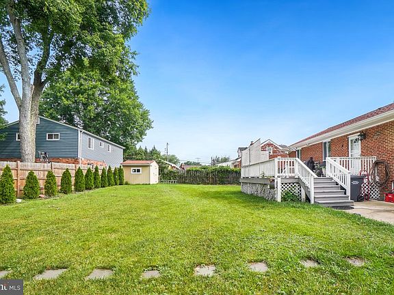 3rd image of 6802 Derrell Ct