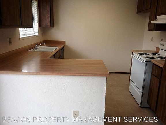 5th image of 1720 Burgundy Dr