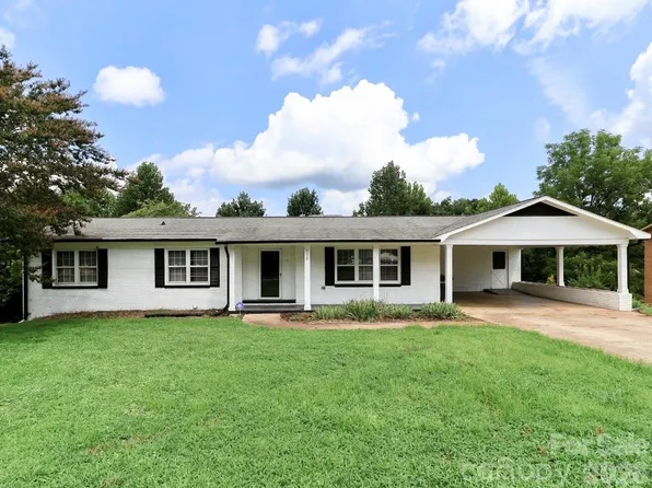 535 Carolina Ave N, Statesville, NC 28677