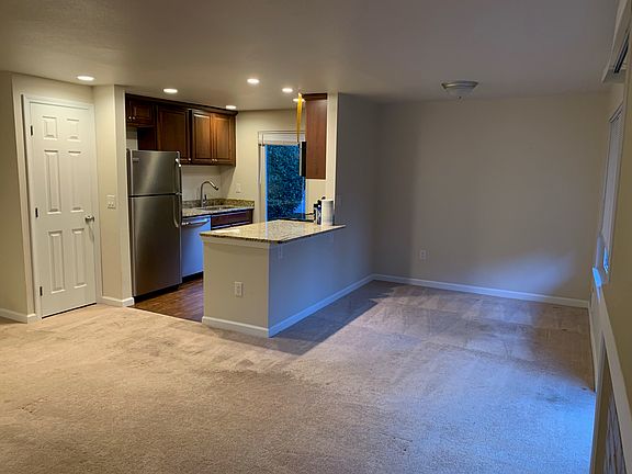 3rd image of 12704 NE 118th St