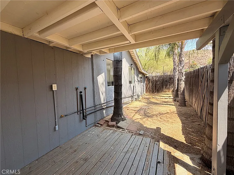 258 E Hill St — Photo 28