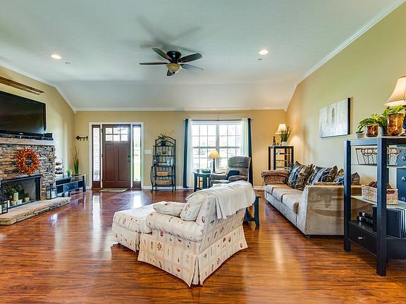 5th image of 1214 Everwood Dr