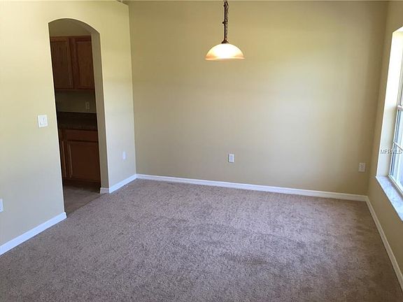 3rd image of 264 Glencove Dr