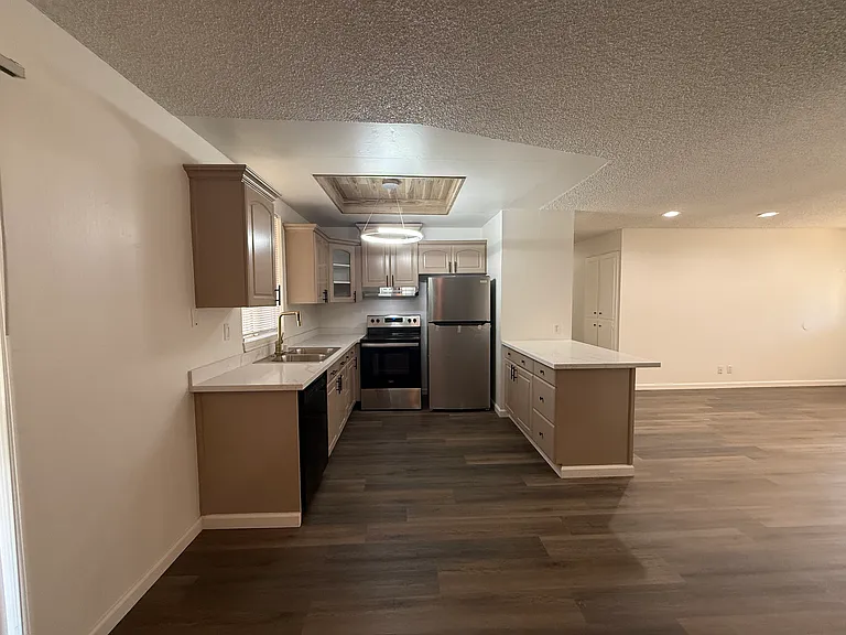 10657 Viani Way — Photo 2