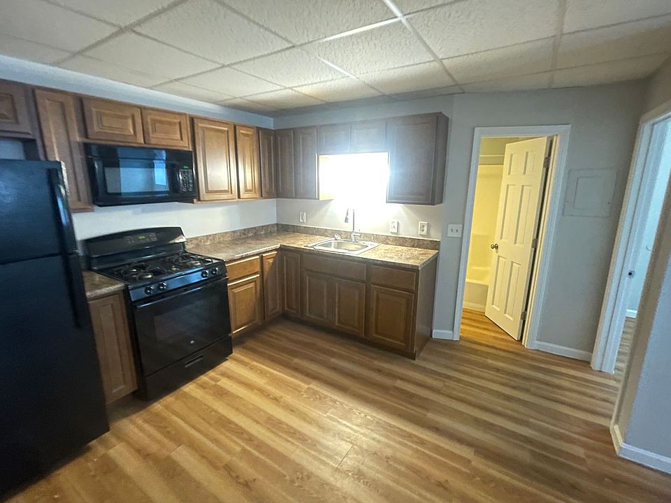 1st image of 19 High St #15