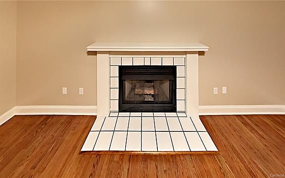 4th image of 815 Tranquil Knoll Ln