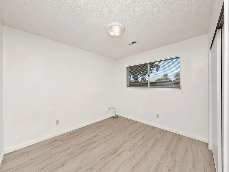 6228 Riverside Blvd — Photo 8