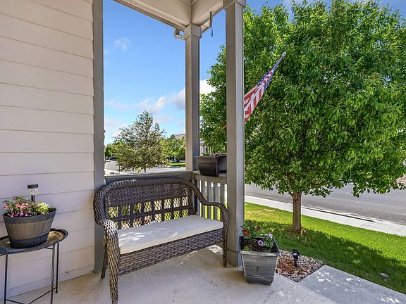 4th image of 375 Shadowbrook Dr
