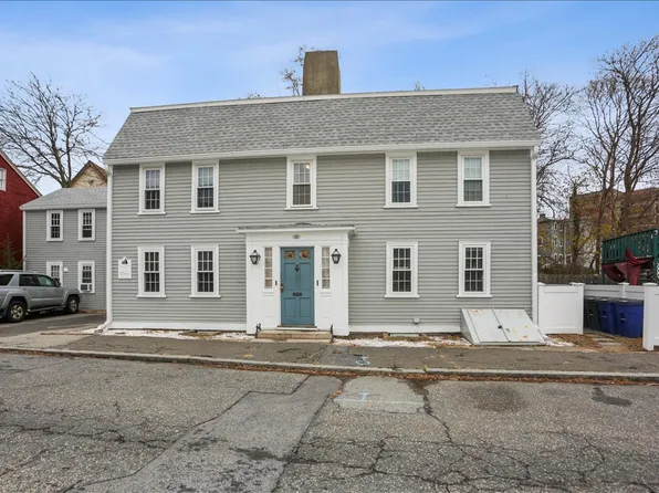 20 Pine St APT 3, Gloucester, MA 01930