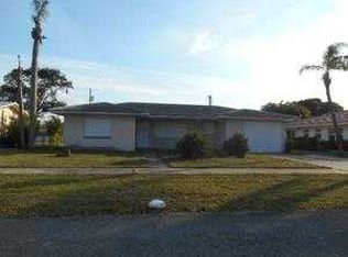 128 E Jasmine Dr, Lake Park, FL 33403