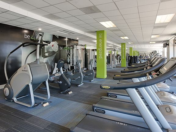 Pinnacle at MacArthur Place