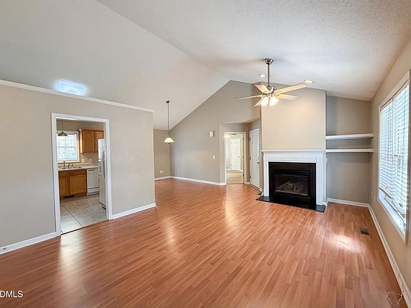 3rd image of 2037 Fairview Ln