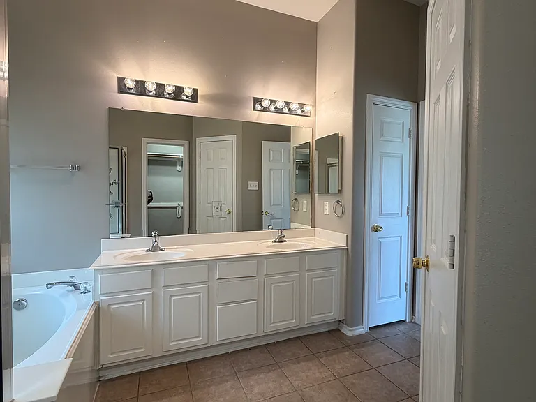 9119 Melody Park Ln — Photo 18