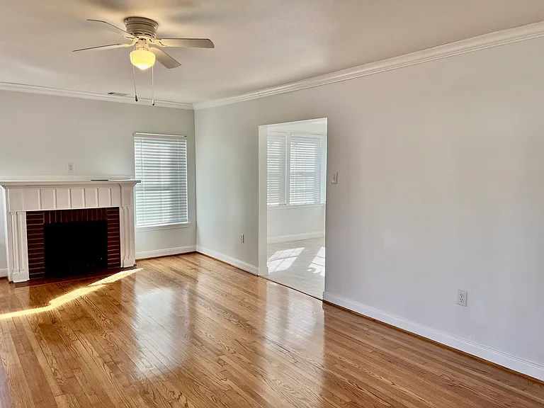 4390 Harvest Ln — Photo 5