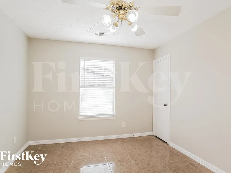 3218 Red Cedar Dr — Photo 11