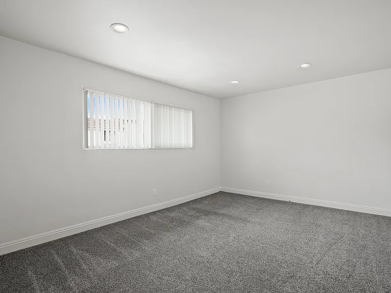 Balboa Apartments — Photo 5