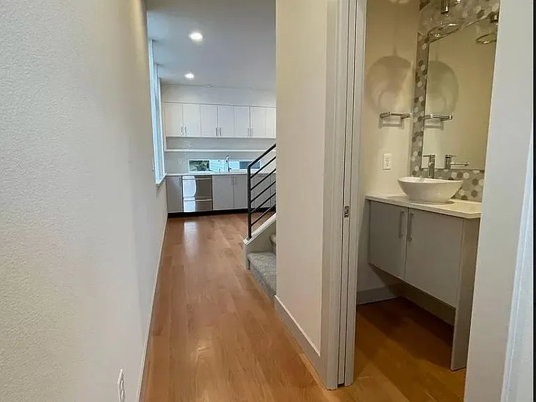 5030 Sand Point Pl NE #C — Photo 10
