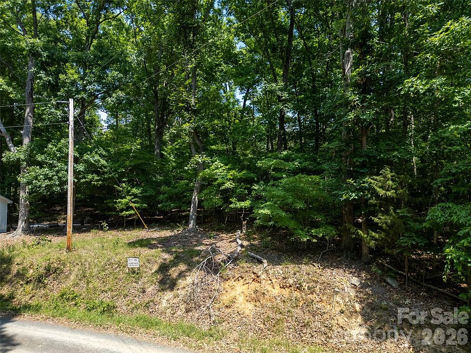 2nd image of 109 Pine Ln #606