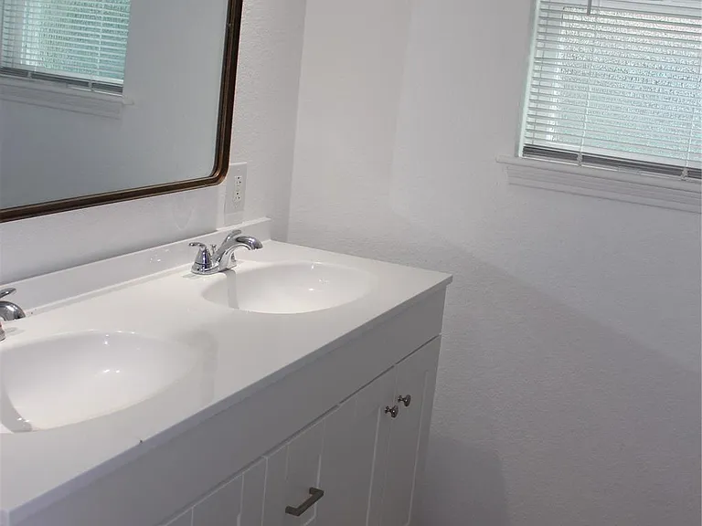 1802 Sleepy Creek Way — Photo 9