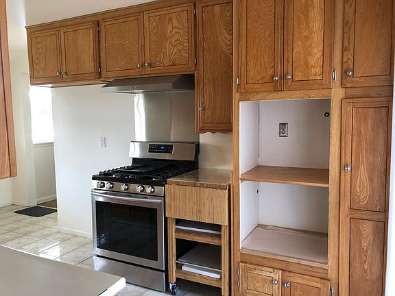 4th image of 779 Stansbury Dr