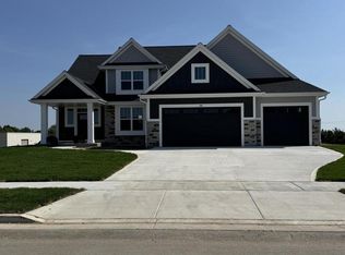 496 Limestone Ln, Slinger, WI 53086