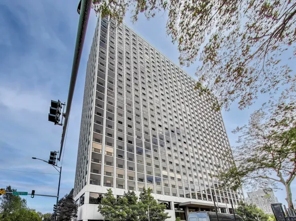 4343 N Clarendon Ave APT 1814, Chicago, IL 60613