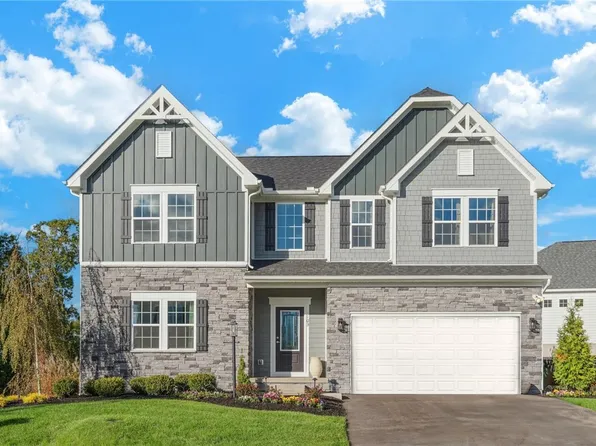 135 Victoria Dr, Coraopolis, PA 15108