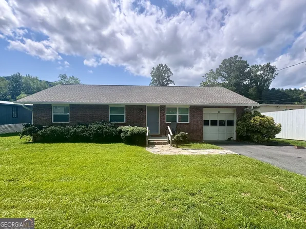 29 Fisher Ave, Clayton, GA 30525