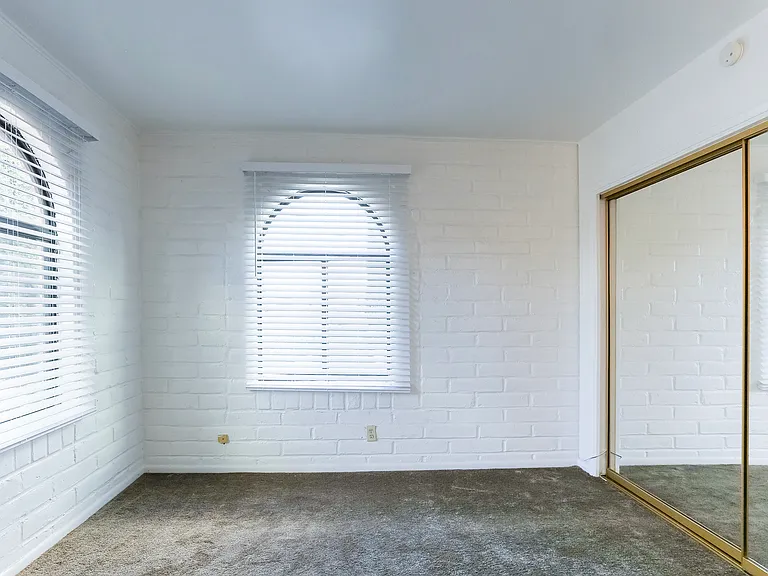 565 N Macnab Dr #A — Photo 19