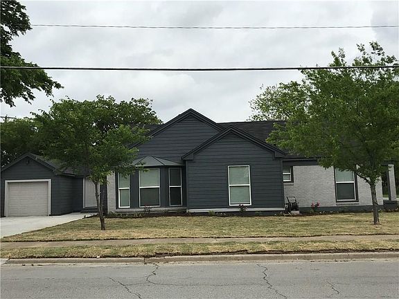 2nd image of 305 NE 10th St