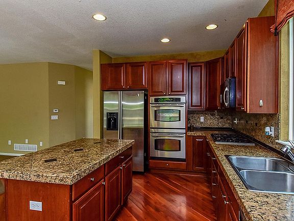 5th image of 6688 Serena Ave