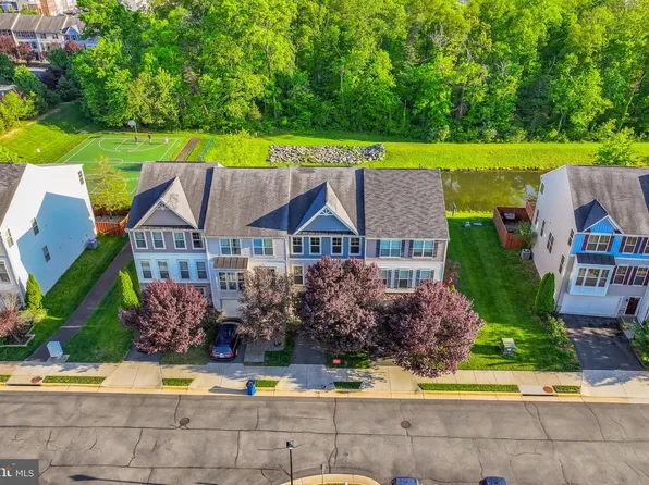 42621 Chisholm Dr, Ashburn, VA 20148