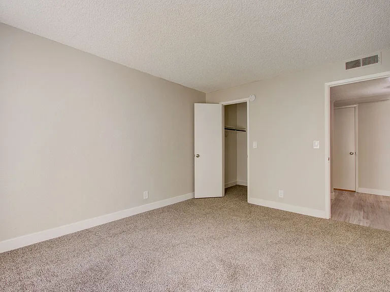 The Elms Apartments at 28th St — Photo 55
