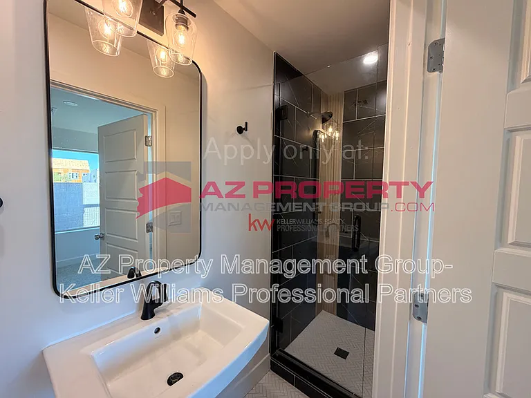 825 N 9th Ave #12 — Photo 10