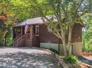 24 Fernwood Dr, Whittier, NC 28789