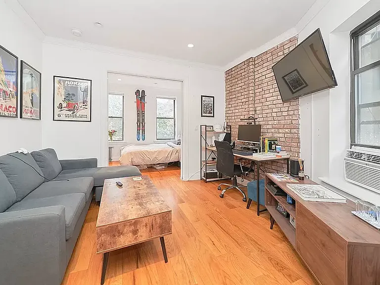 236 E 33rd St #3-C — Photo 1