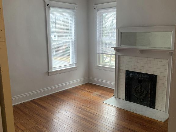 3rd image of 341 Aylesford Pl APT B