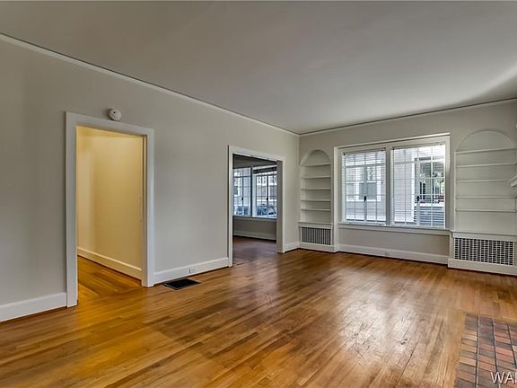 4th image of 19 Oakwood Ct