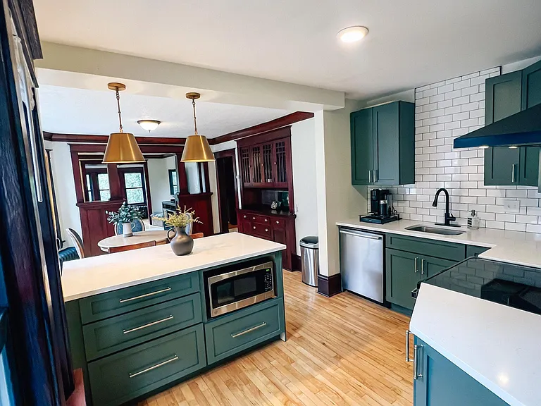 592 Ottawa Ave — Photo 10