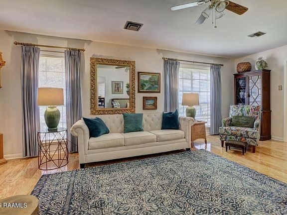 5th image of 304 Broadmoor Blvd