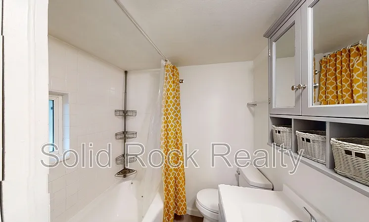 2 bed, 1.0 bath, 876 sqft, $1,499 — Photo 4