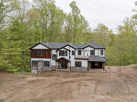 2nd image of 49 Northwood Rd