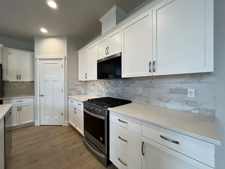 13911 SW 172nd Ave — Photo 6