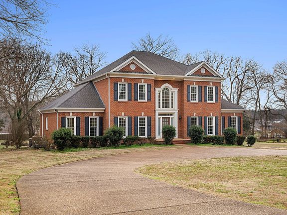 2nd image of 501 Solomon Dr