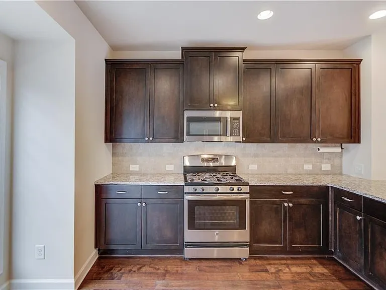 4258 Tacoma Trce — Photo 14