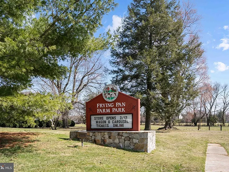 Frying Pan Park is close by.