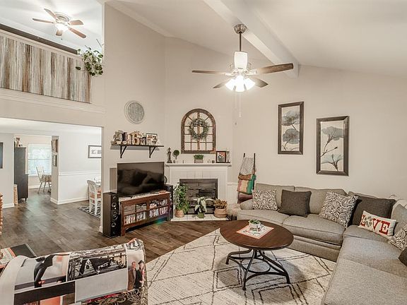 5th image of 8820 Crestbrook Dr
