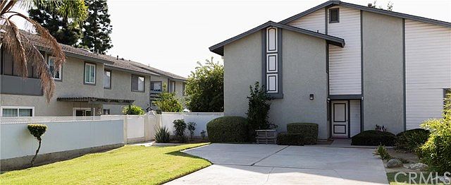 1st image of 891 E Alvarado St #6