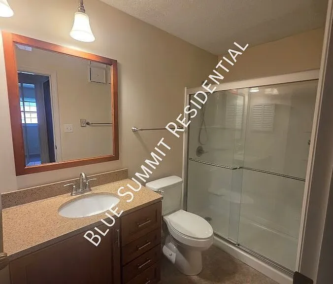 104 Crescent Ct — Photo 7